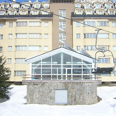 Habitat Zona Media Hotell
